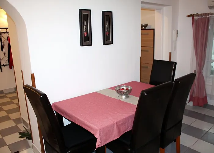 Апартаменты Belvaros Anna-kuti Apartman *