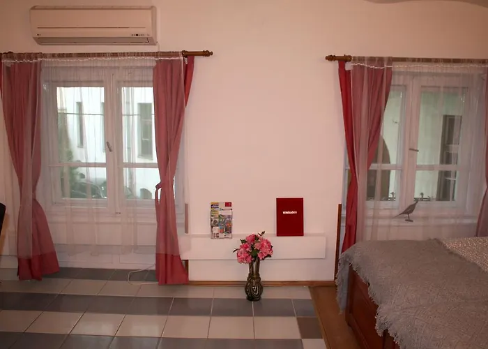 Апартаменты Belvaros Anna-kuti Apartman