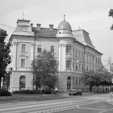 Apartment Belvaros Anna-kuti Apartman